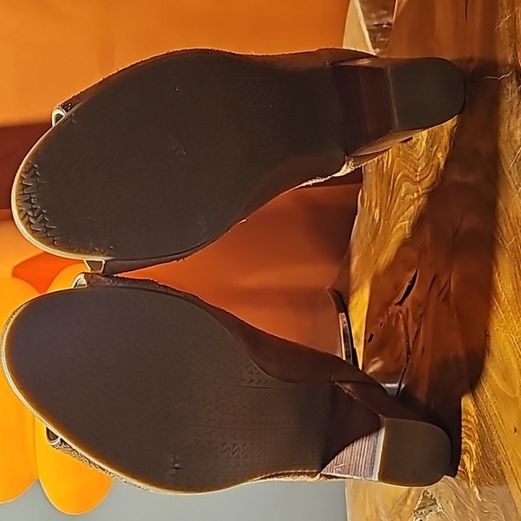 MICHAEL KORS- Women's Size 9 Elsie Mid Suede Elastic Strap Block Heel - Picture 13 of 13